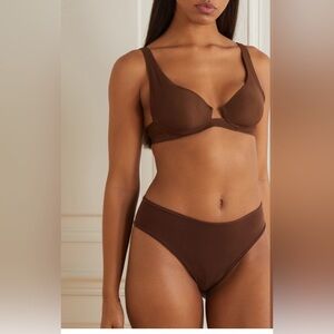 SKIMS underwire plunge bra cocoa 34A